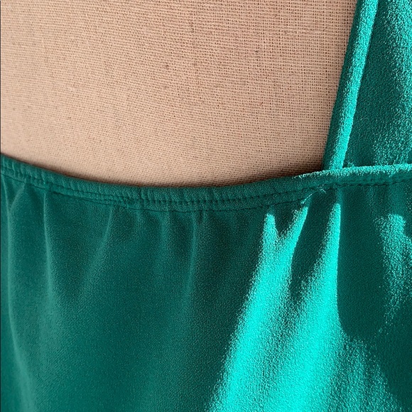 ❌DONATED❌Green V-neck Overlap Button Front Sheath Plus Size Dress - Picture 6 of 10